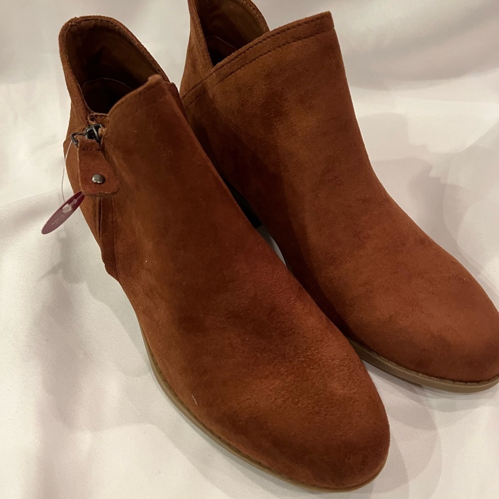 *New* SO Rich Brown Suede Ankle Booties